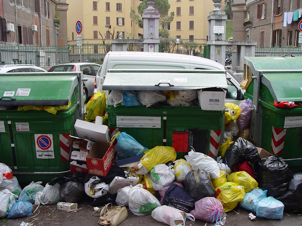 Trash in Rome.